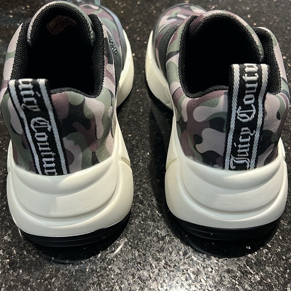 NEW WITHOUT TAGS! JUICY COUTURE CAMO RUNNERS 👟 - Picture 7 of 7